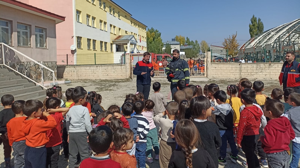  Anaokulumuzda İtfaiye Ziyareti ve Yangın Tatbikatı Gerçekleştirildi